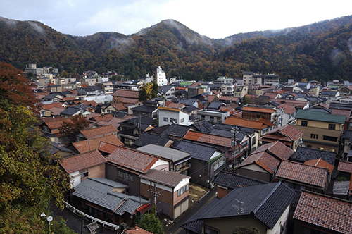 多様な職人たちの技を結集し・活かす